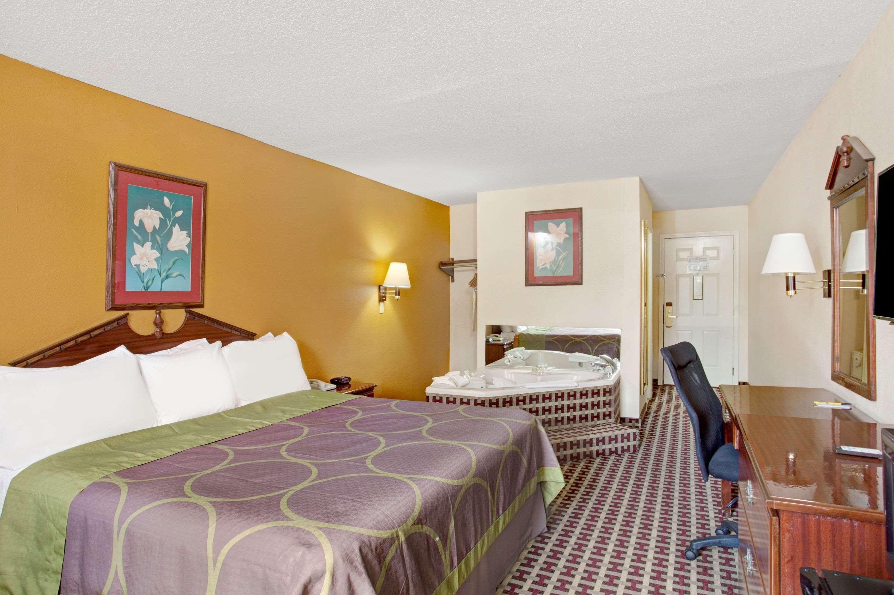 Super 8 By Wyndham Forrest City Ar Buitenkant foto